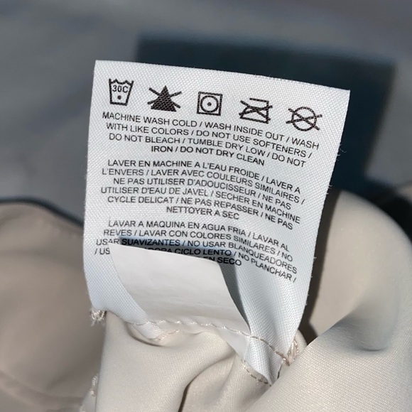 EUC Nike Dri-Fit women’s GOLF shorts - Picture 6 of 12